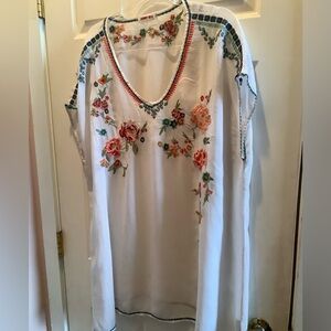 Johnny Was White Tunic With Floral Embroidery, Size 2X, Vintage.